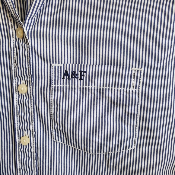 🌷Abercrombie & Fitch Navy Stripe Button Down Shirt Size XS - Picture 2 of 7